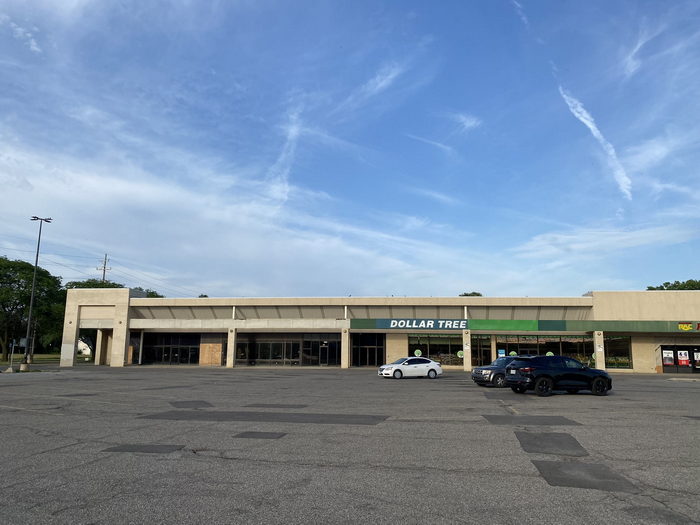 South Flint Plaza - June 21 2022 Photo (newer photo)